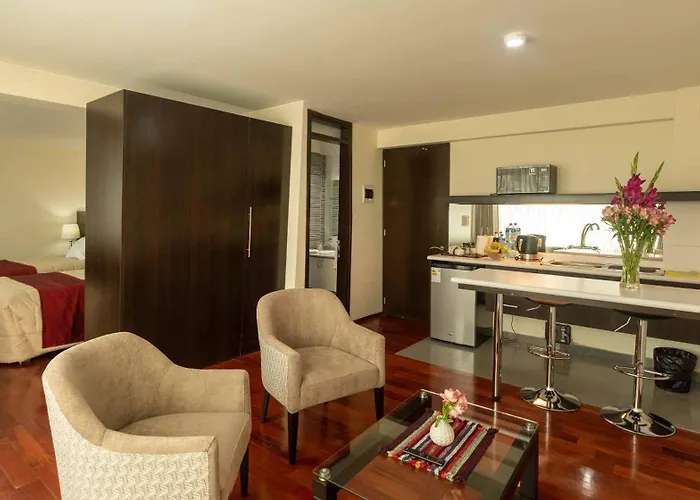 Aparthotel Group House