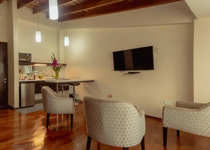 Group House Aparthotel 4*